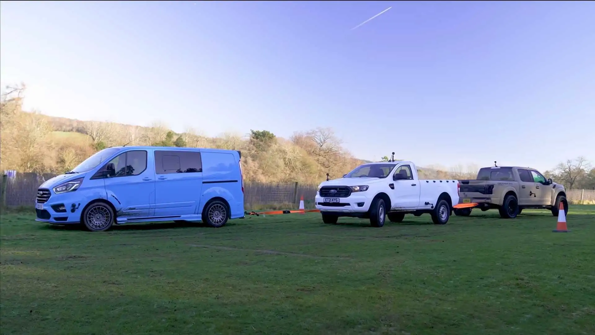 Ford Ranger and Transit Van Attempt to Defeat F-150 Raptor in Tug-Of-War