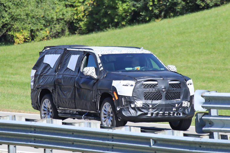 2021 Cadillac Escalade Reveals Massive Grille in New Spy Photos