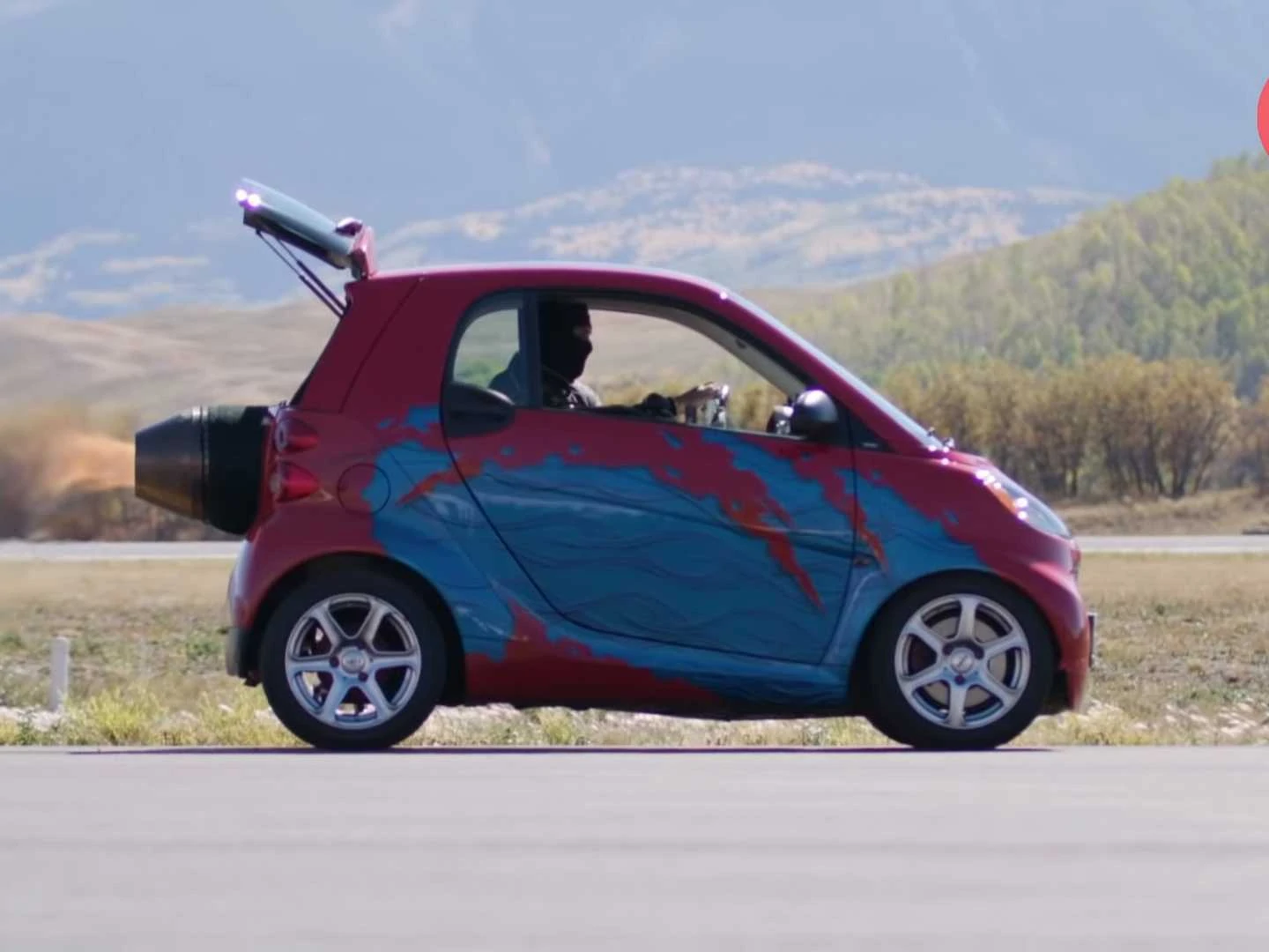 Someone put a bonkers jet engine into a Smart ForTwo