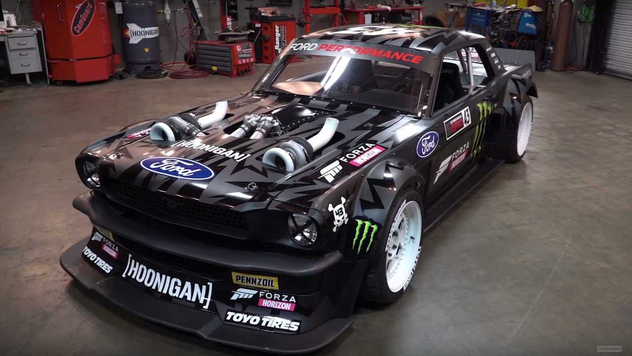 Hoonicorn Faces McLaren Senna In Quarter-Mile Drag Race