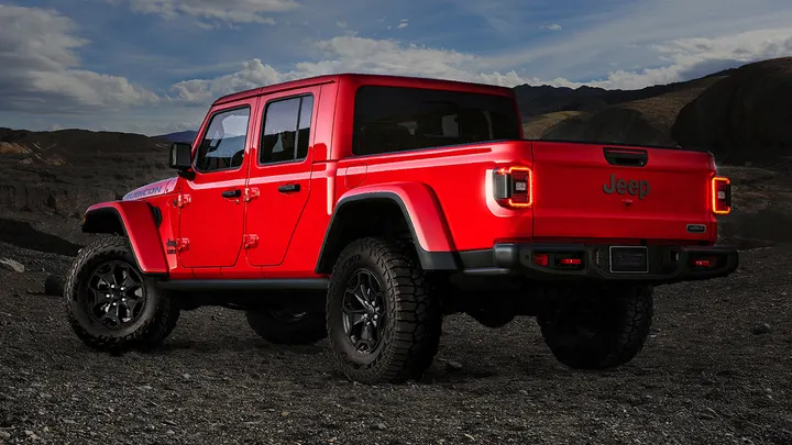 Jeep Gladiator Recalled, Sales Stopped To Fix Rear Driveshaft Issue