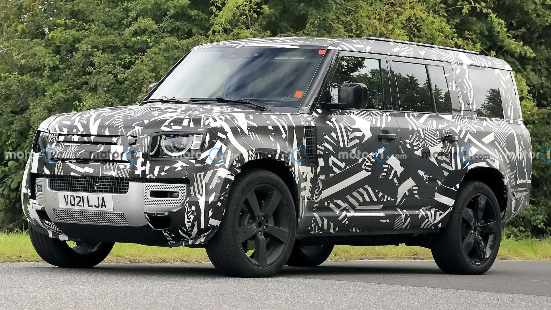 Range Rover Defender could push off-roader further upmarket