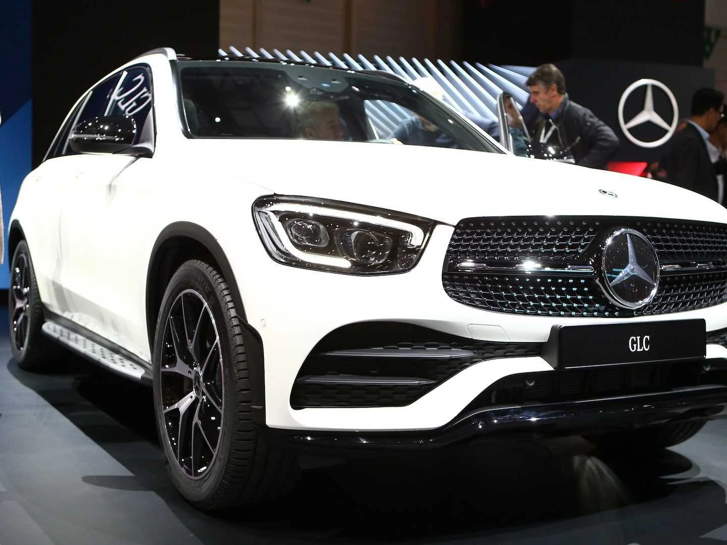 2020 Mercedes-Benz GLC debuts in Geneva with mild facelift