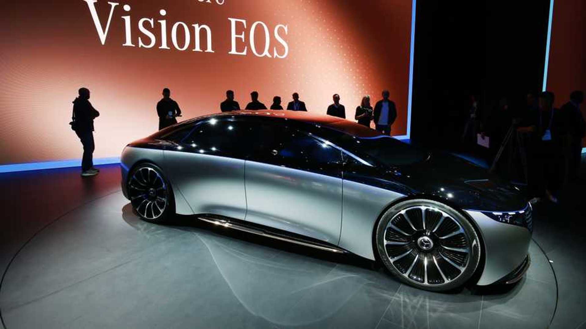 Frankfurt: Mercedes-Benz Vision EqS Lights Up the Night