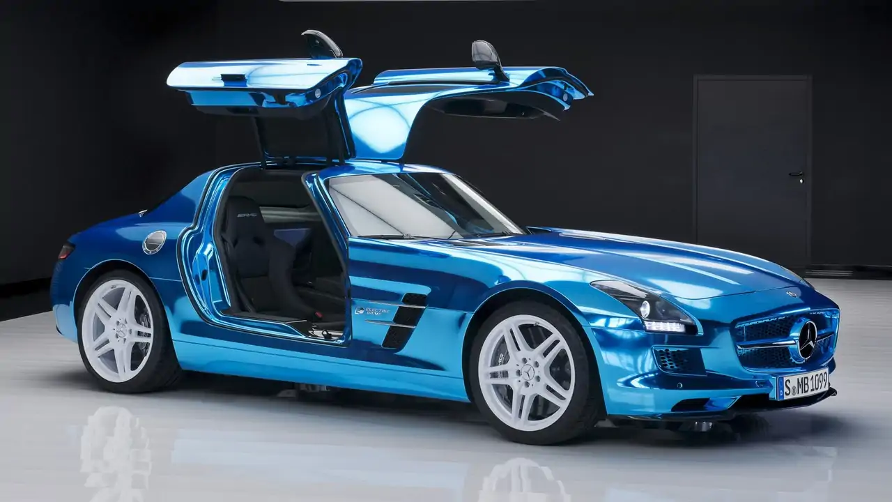 Mercedes SLS AMG With 1,025HP Eats Miles on The Autobahn