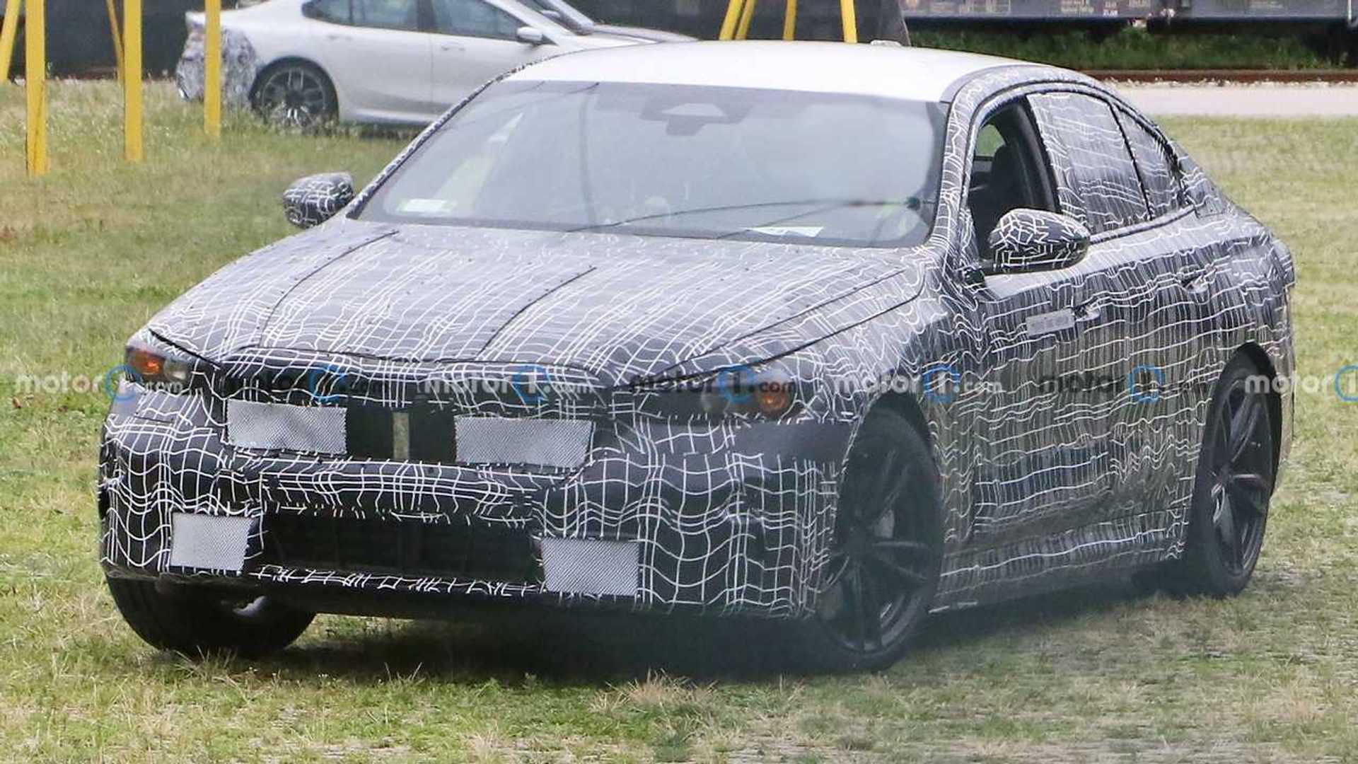 New BMW 5 Series makes a Spy Photo Debut in PHEV and EV Flavors