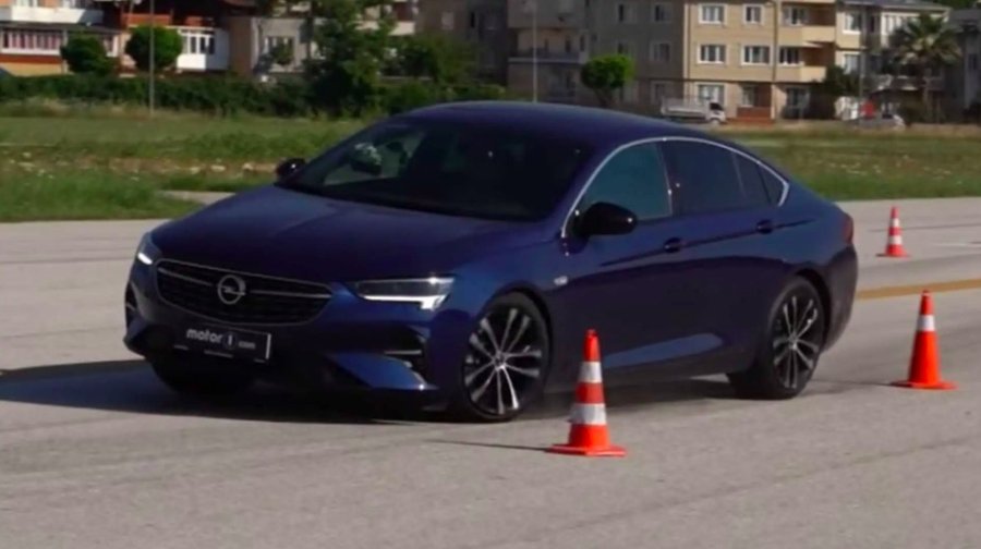 Motor1.com Moose Test Shows Opel Insignia Good Results