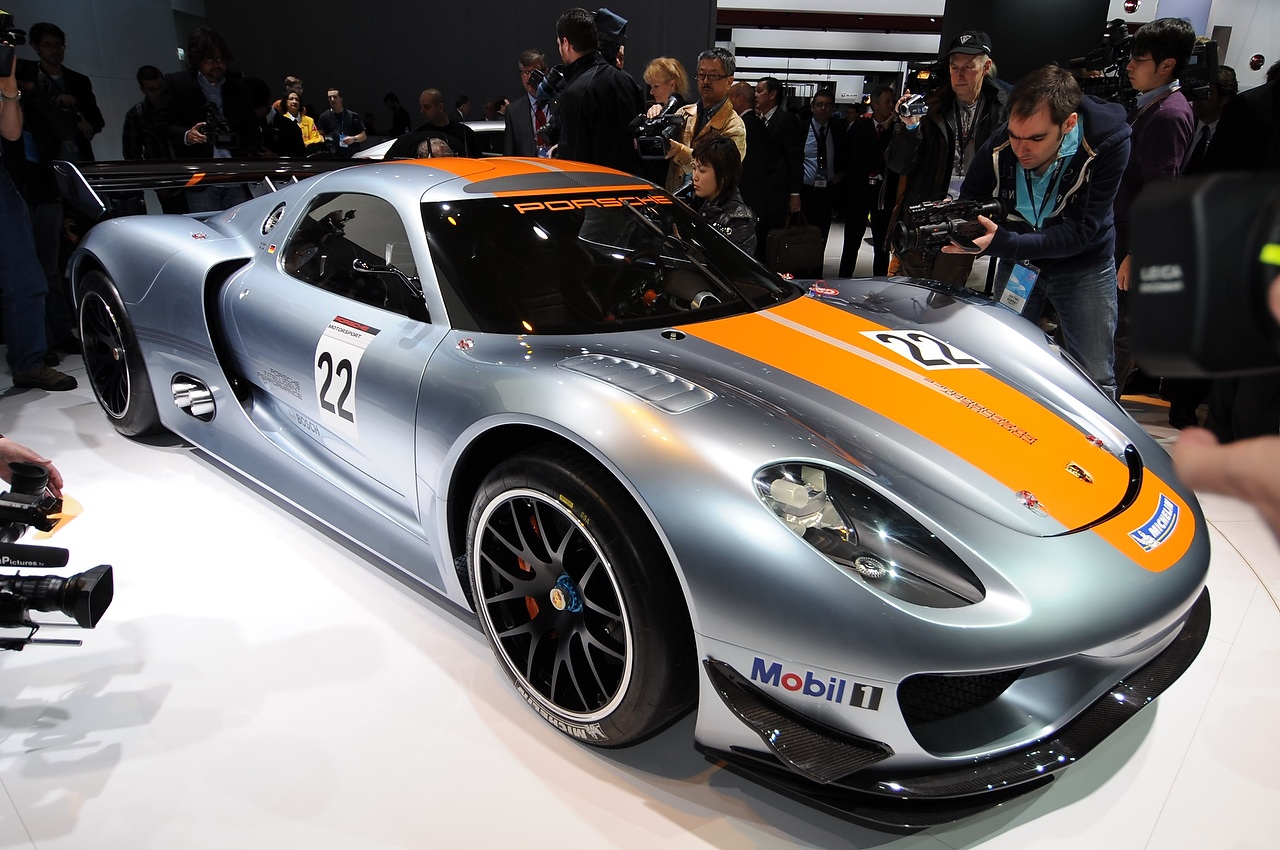 Detroit: Porsche 918 RSR Coupe [videos]