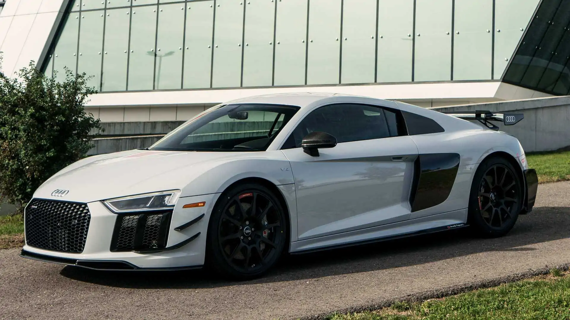 Audi R8 V10 Plus Competition Package Cuts Weight, Adds Downforce