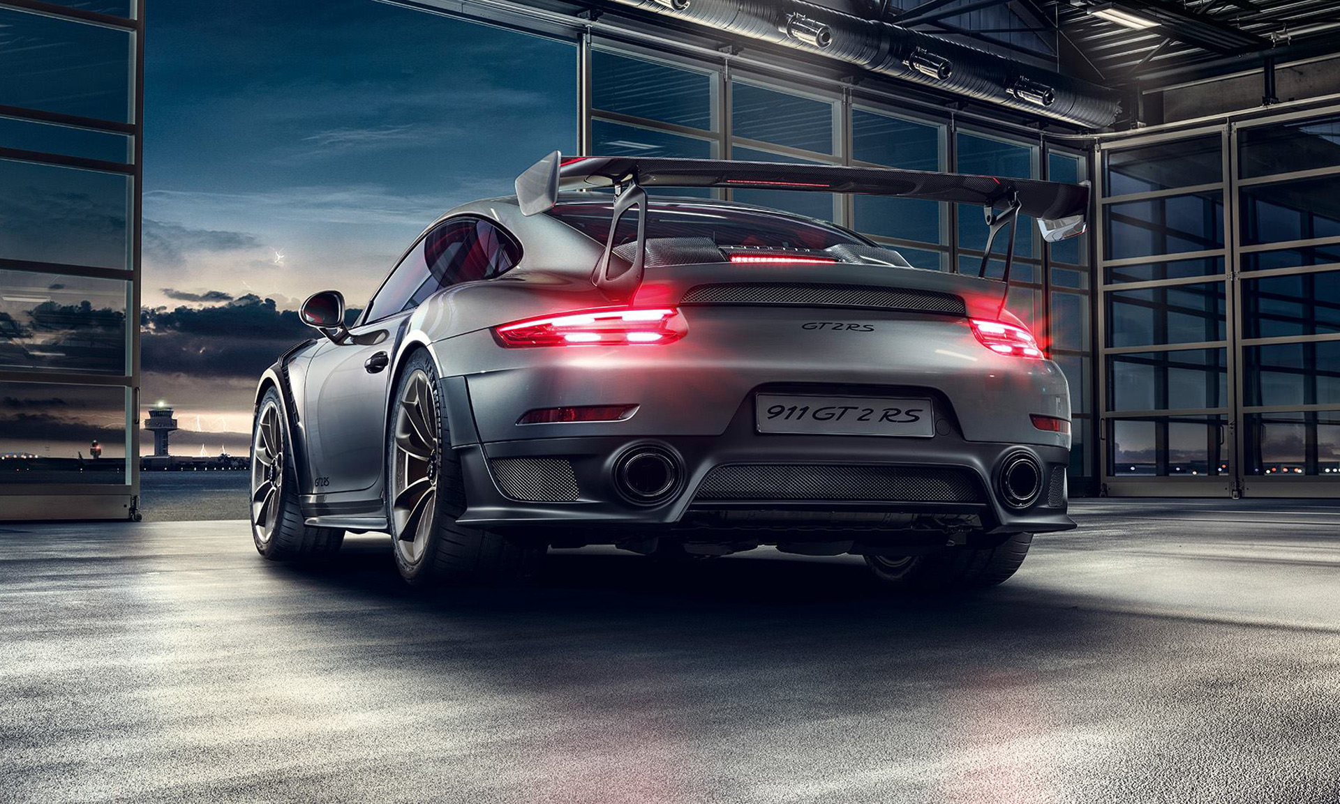 Porsche 911 GT2 RS reaches 221 MPH to prove it's brutally fast