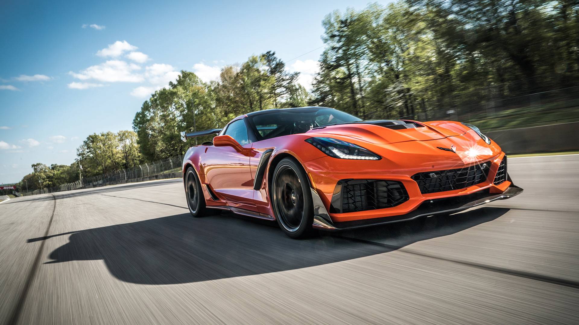 2019 Chevy Corvette ZR1 clocks 212 MPH Official Speed Record