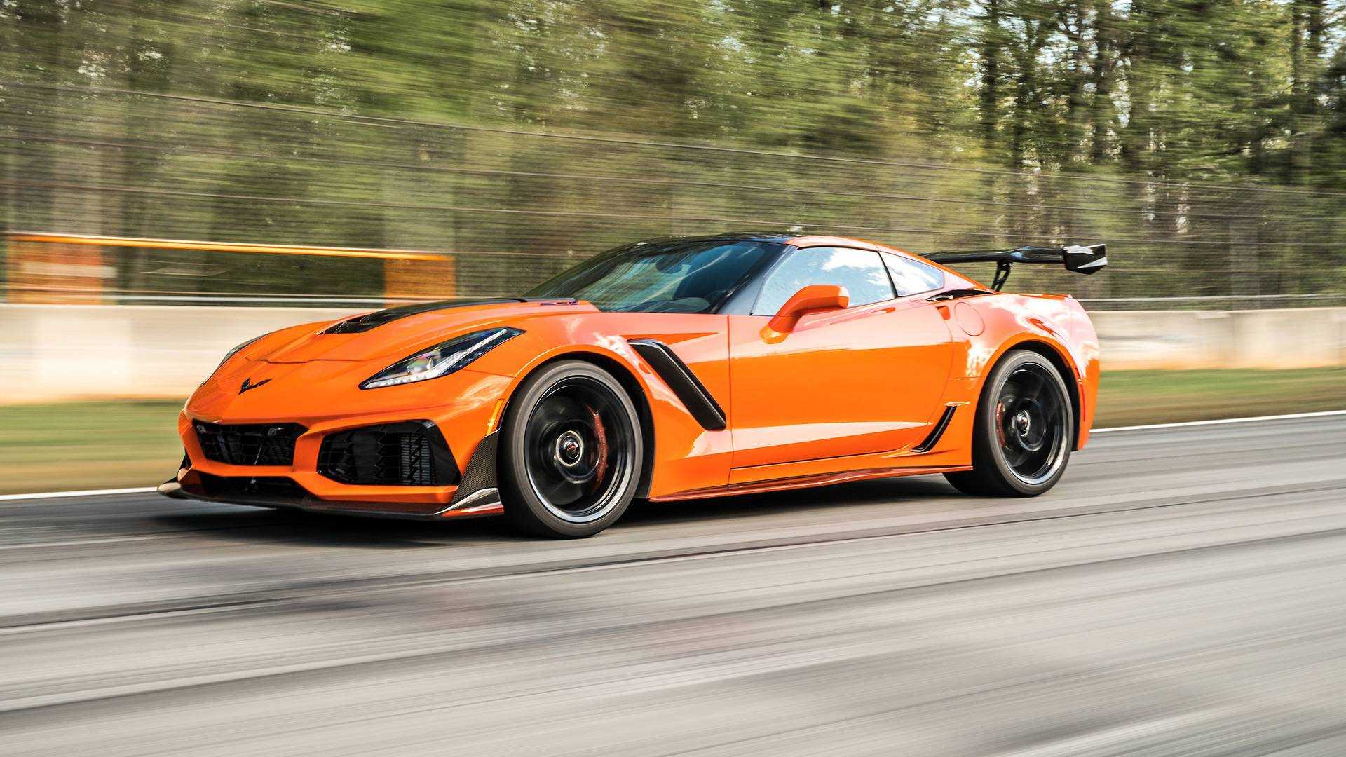 2019 Chevy Corvette ZR1 clocks 212 MPH Official Speed Record