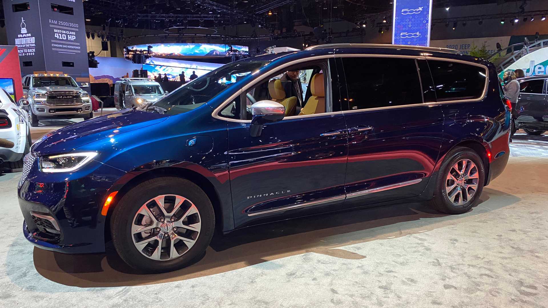 Chrysler Voyager Will Not Share The Pacifica's Facelift: Report