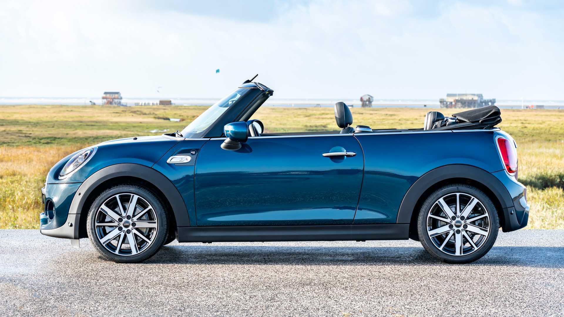 2021 Mini Sidewalk Edition on Sale Next Month. Prices Starting at $38,400