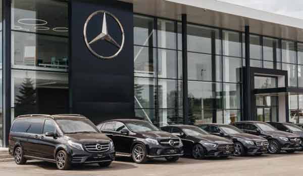 Mercedes Will Pay European Dealers for Every Car It Sells