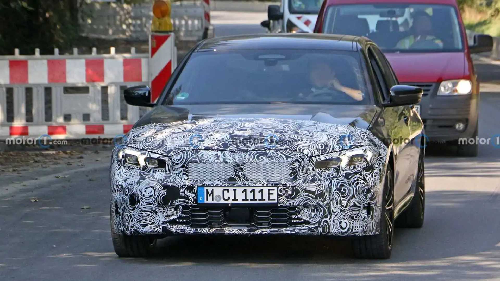 BMW 3 Series Facelift Featuring Plug-In Hybrid Powertrain