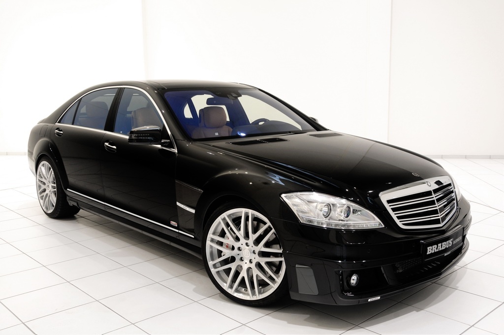 Brabus iBusiness S Class with 750 hp & Apple Multimedia