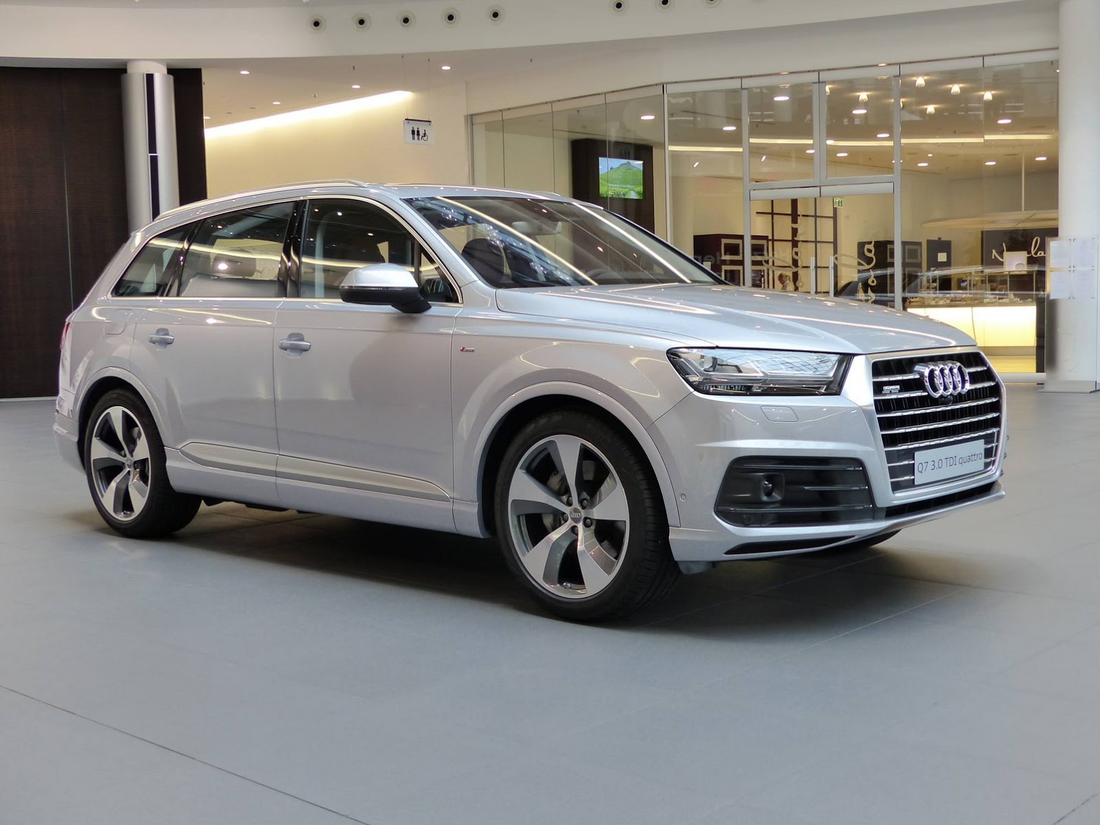 Audi Forum Neckarsulm showcases 2015 Q7 Florett Silver Metallic