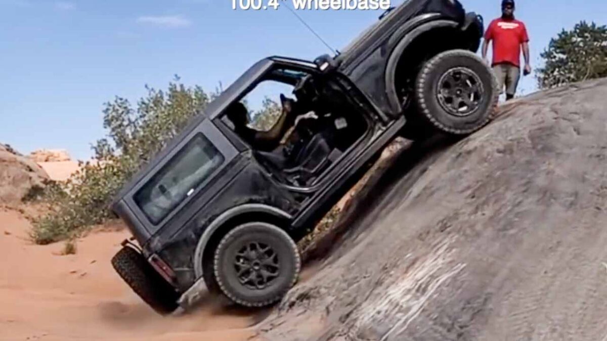 For a direct comparison, see Ford Bronco and Jeep Wrangler climbing rocks