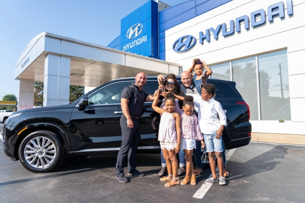 Hyundai Dealer Offers a Free Palisade to 12-Member Families