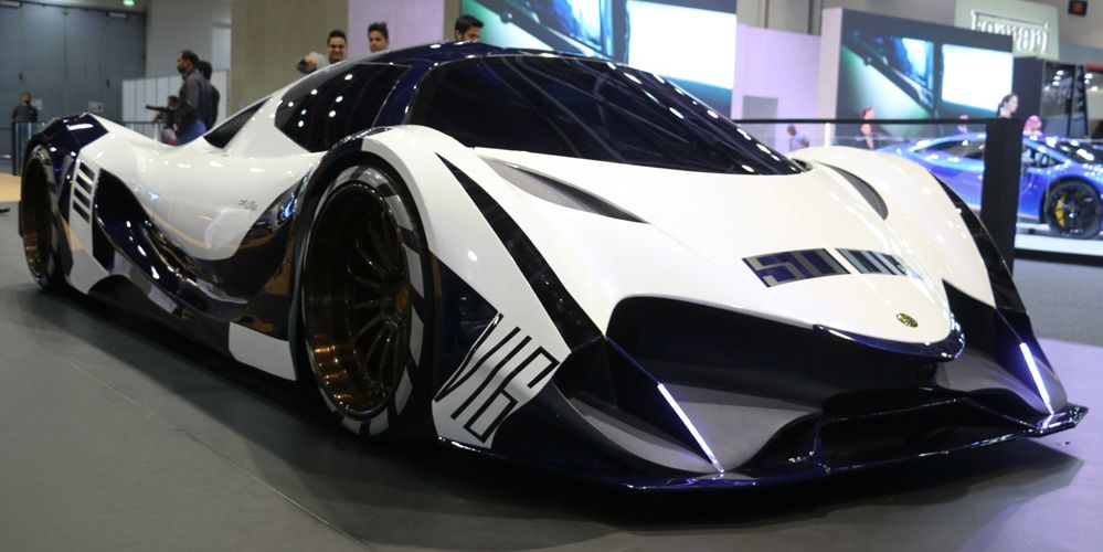 Devel Sixteen Hypercar Sets a Top Speed Of 320 MPH