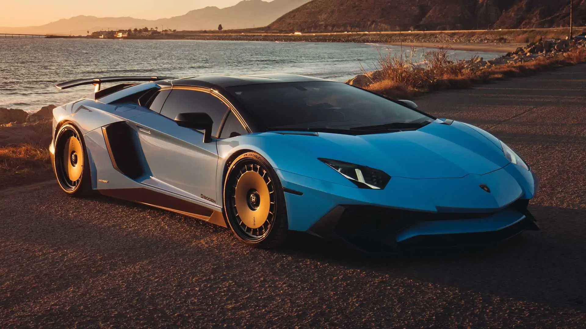 Lamborghini Aventador SV Looks Even Better On Retro-Inspired Wheels