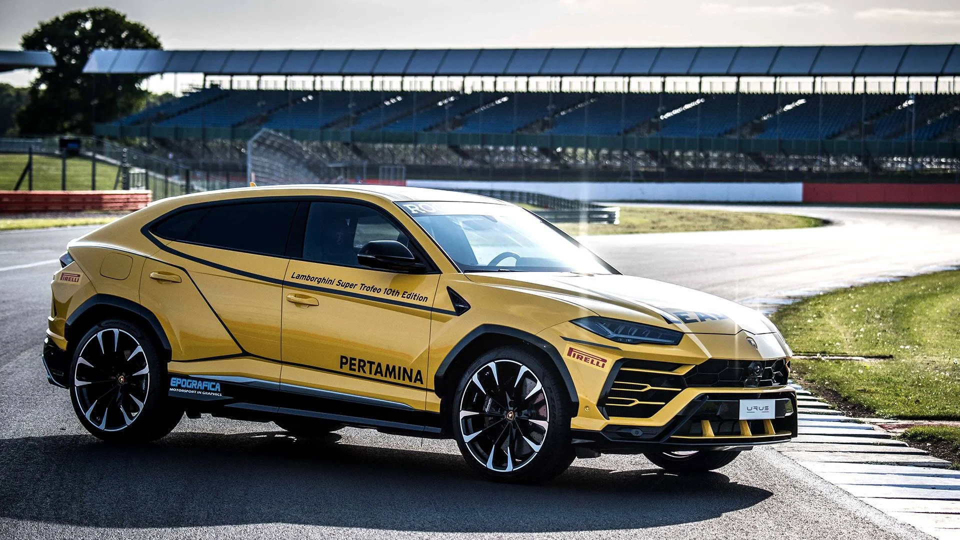 Lamborghini Urus Dresses Up To Be Super Trofeo Europe Lead Car