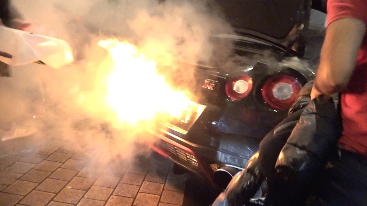 The Nissan GT-R catches fire at London Car Meet