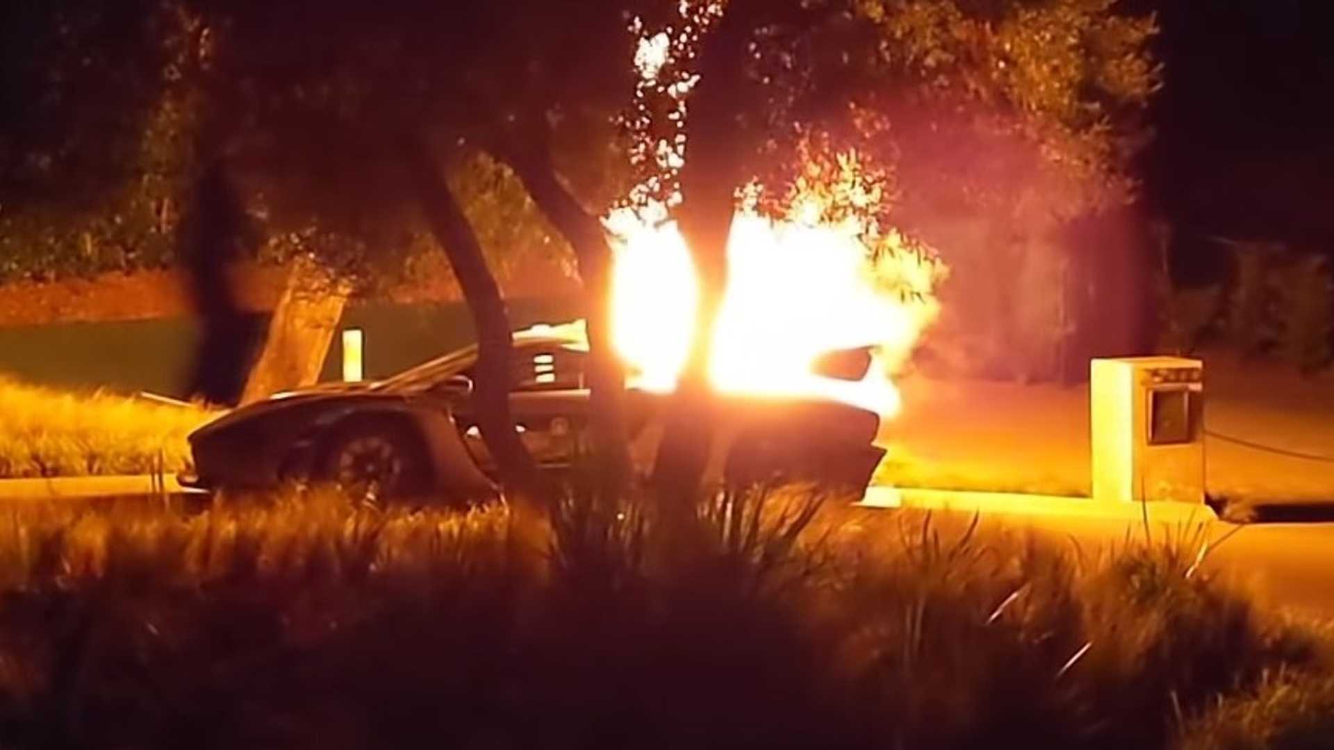 Footage Of McLaren Senna Going Up In Flames Is Heartbreaking