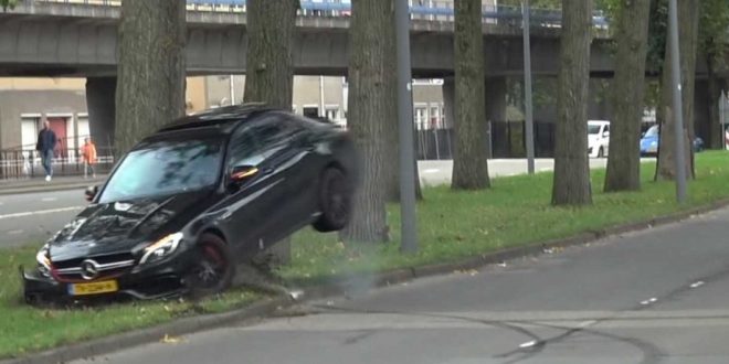 After a failed drift attempt, Mercedes-AMG C63 crashes into a tree