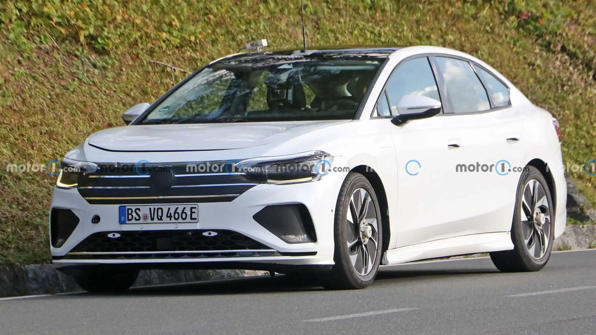 Volkswagen Aero B Electric Sedan Closer to the Street