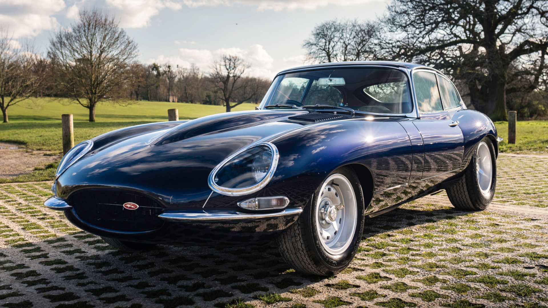 Jaguar E-Type Restomod Revealed with 400 Horsepower