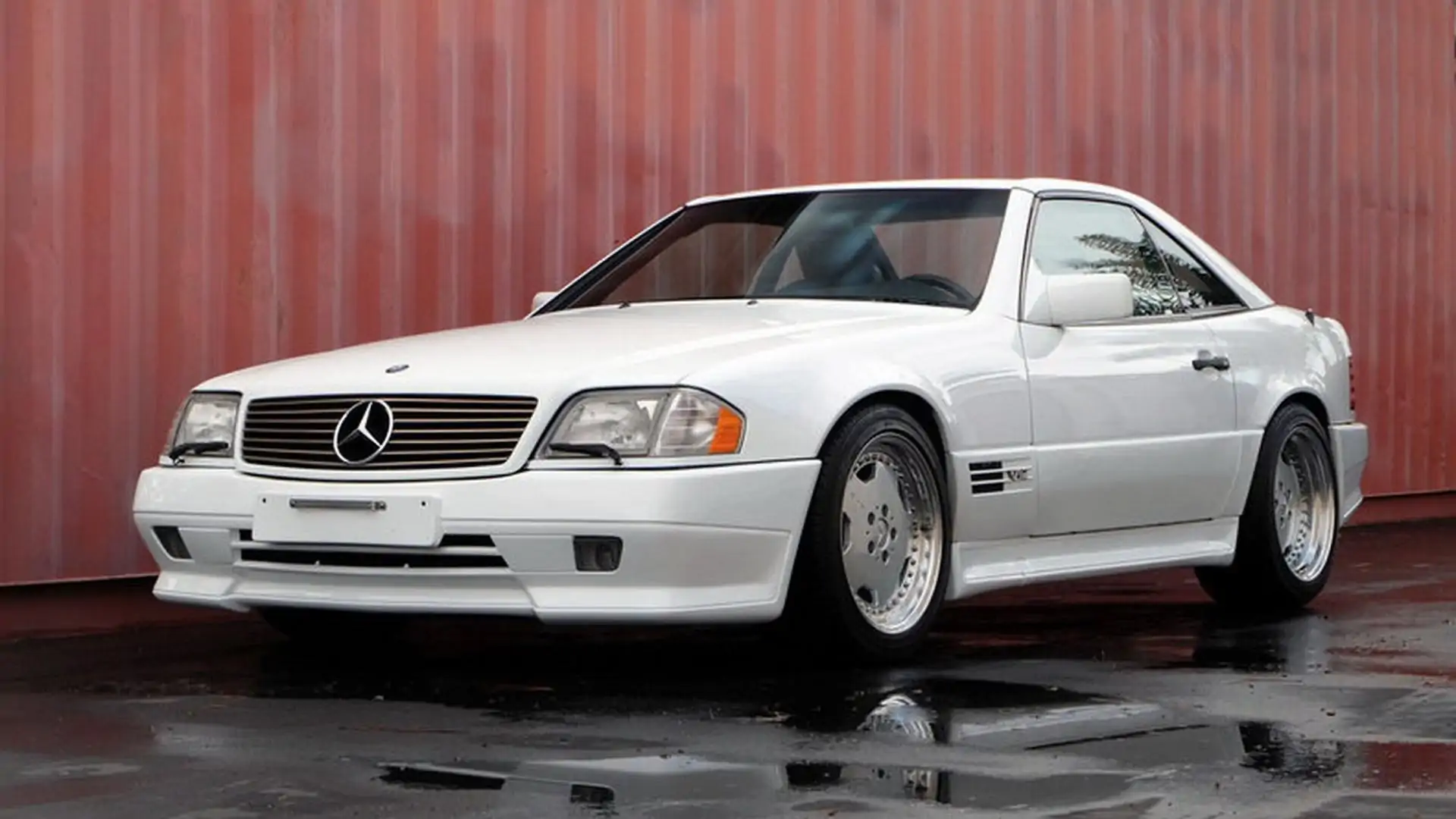 Get envy from the neighborhood with this Mercedes SL 72 AMG