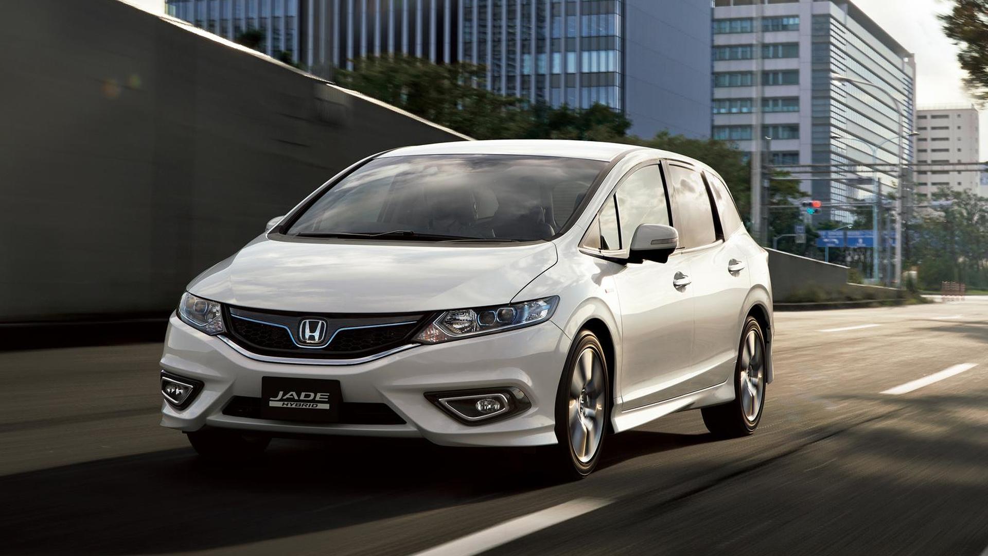 Honda Jade Hybrid, introduced in Japan, is now on sale in February