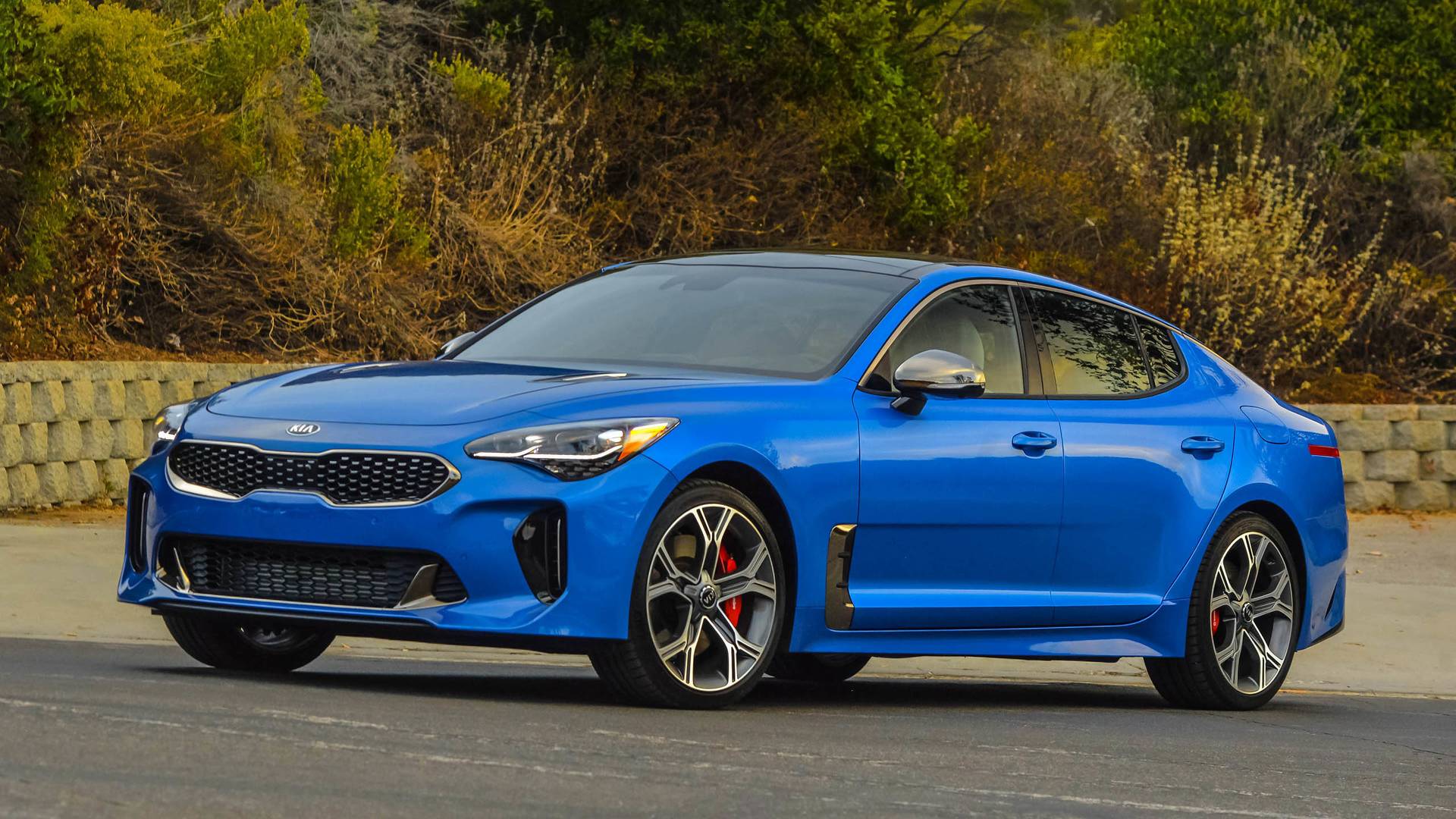 Kia Pits Stinger GT Against Porsche Panamera, BMW 640i Gran Coupe