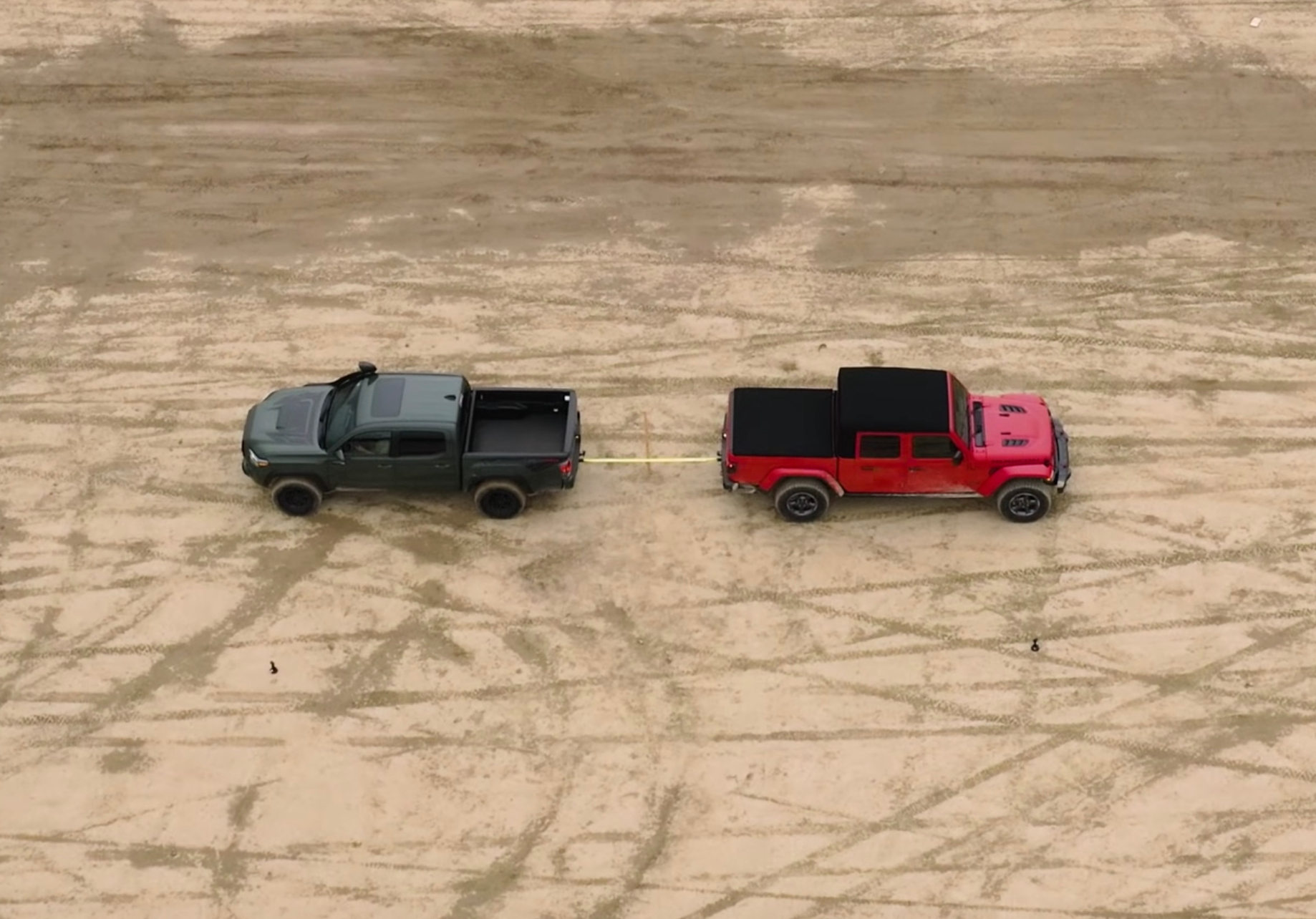 Toyota Tacoma TRD pro vs Jeep Gladiator Rubicon in Tug Of War