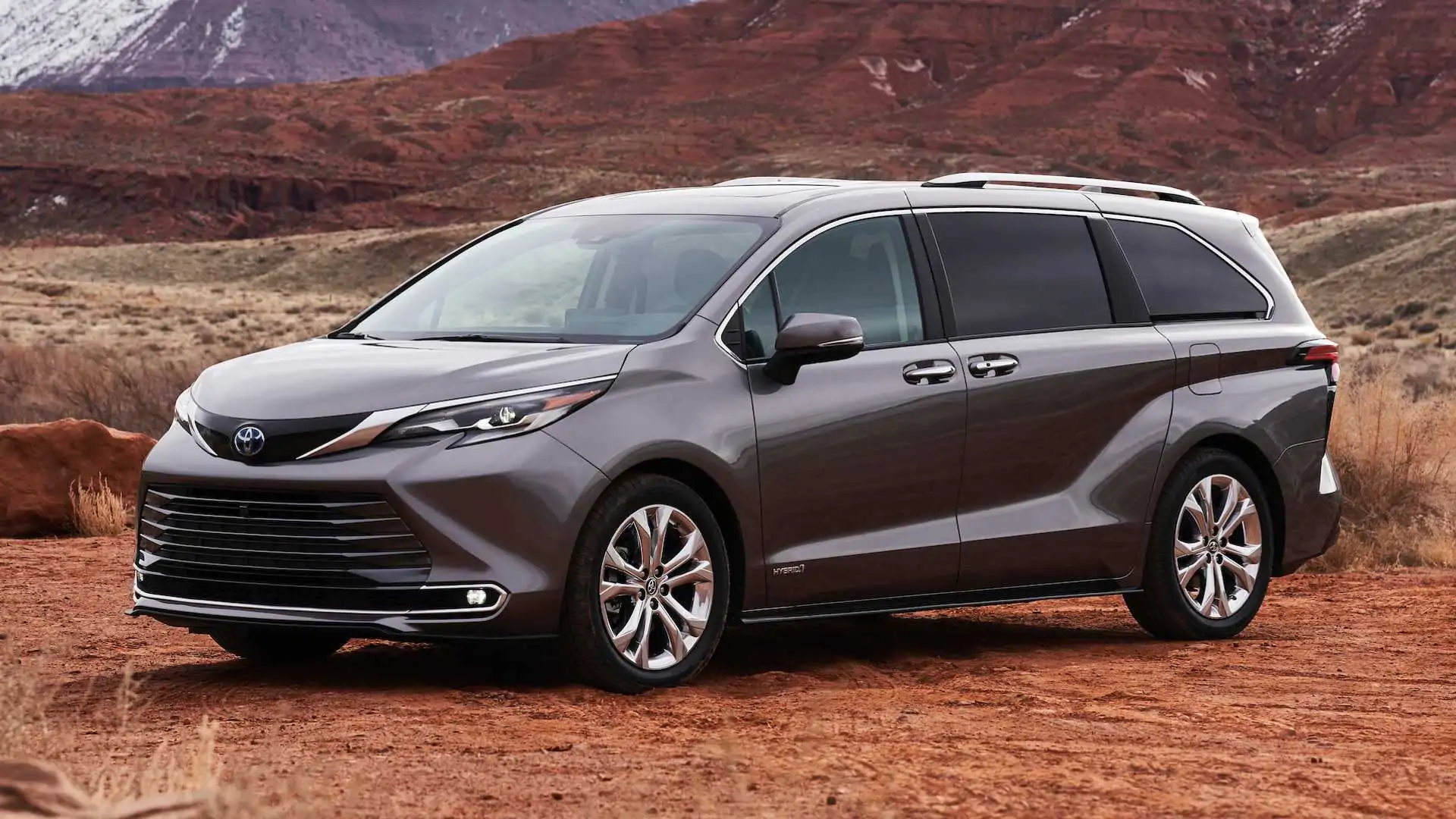 2021 Toyota Sienna Introduces Standard Hybrid Powertrain and Bold Looks