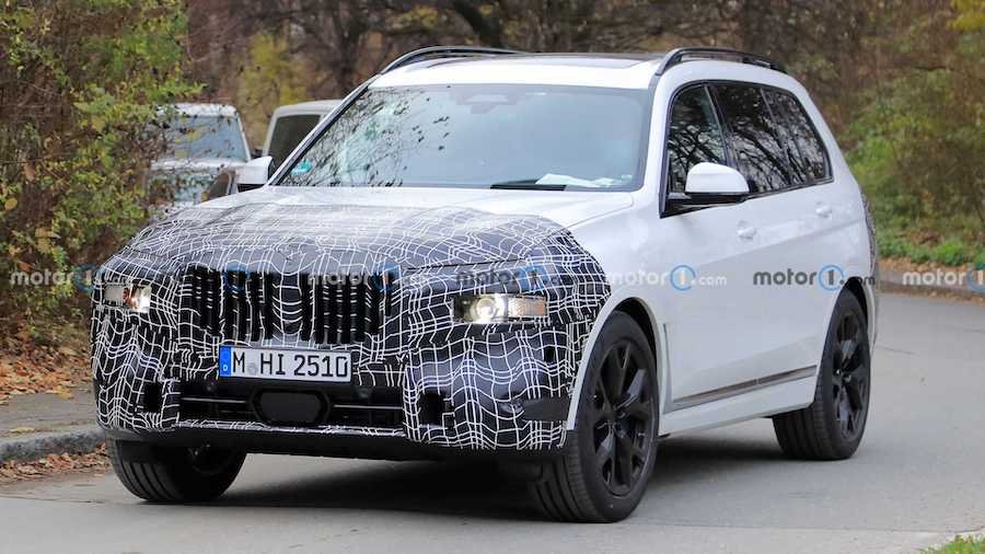 2022 BMW X7 Facelift - Lower-Mounted Headlights