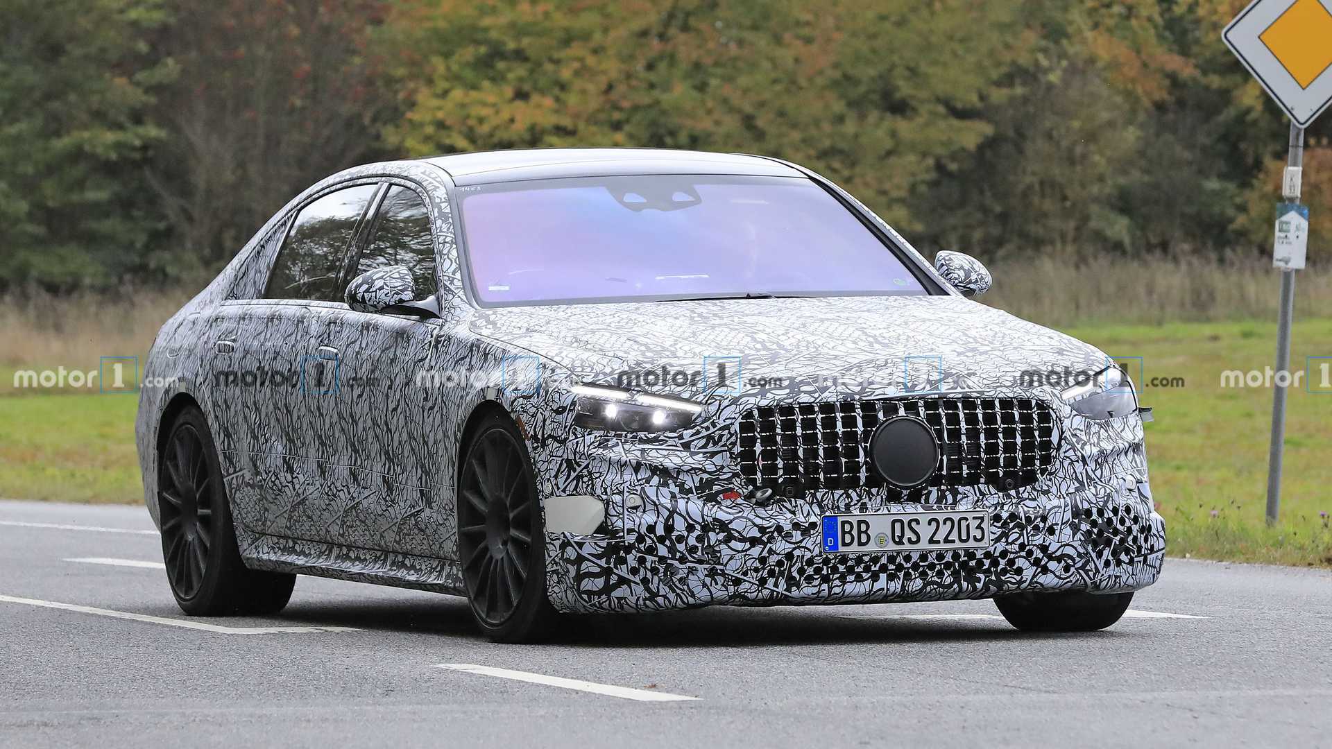 Mercedes-AMG S63e rendering takes after the latest spy shots