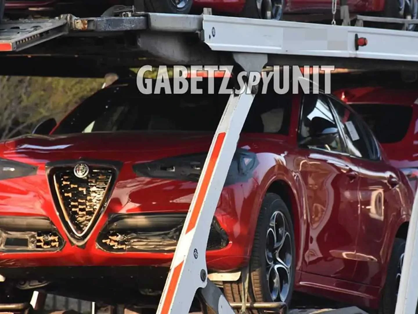 2023 Alfa Romeo Stelvio Estrema Spied Hiding Updated Lights