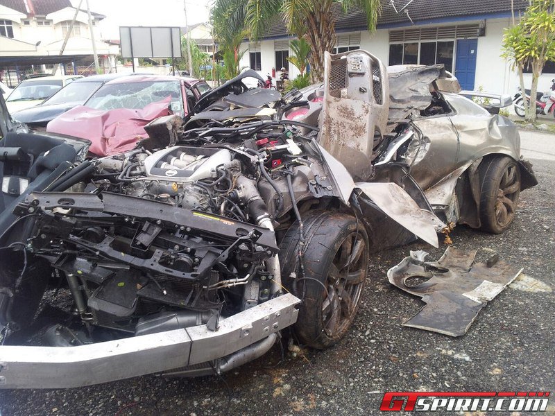 Two Nissan GT-Rs collided in Malaysia, killing four people.