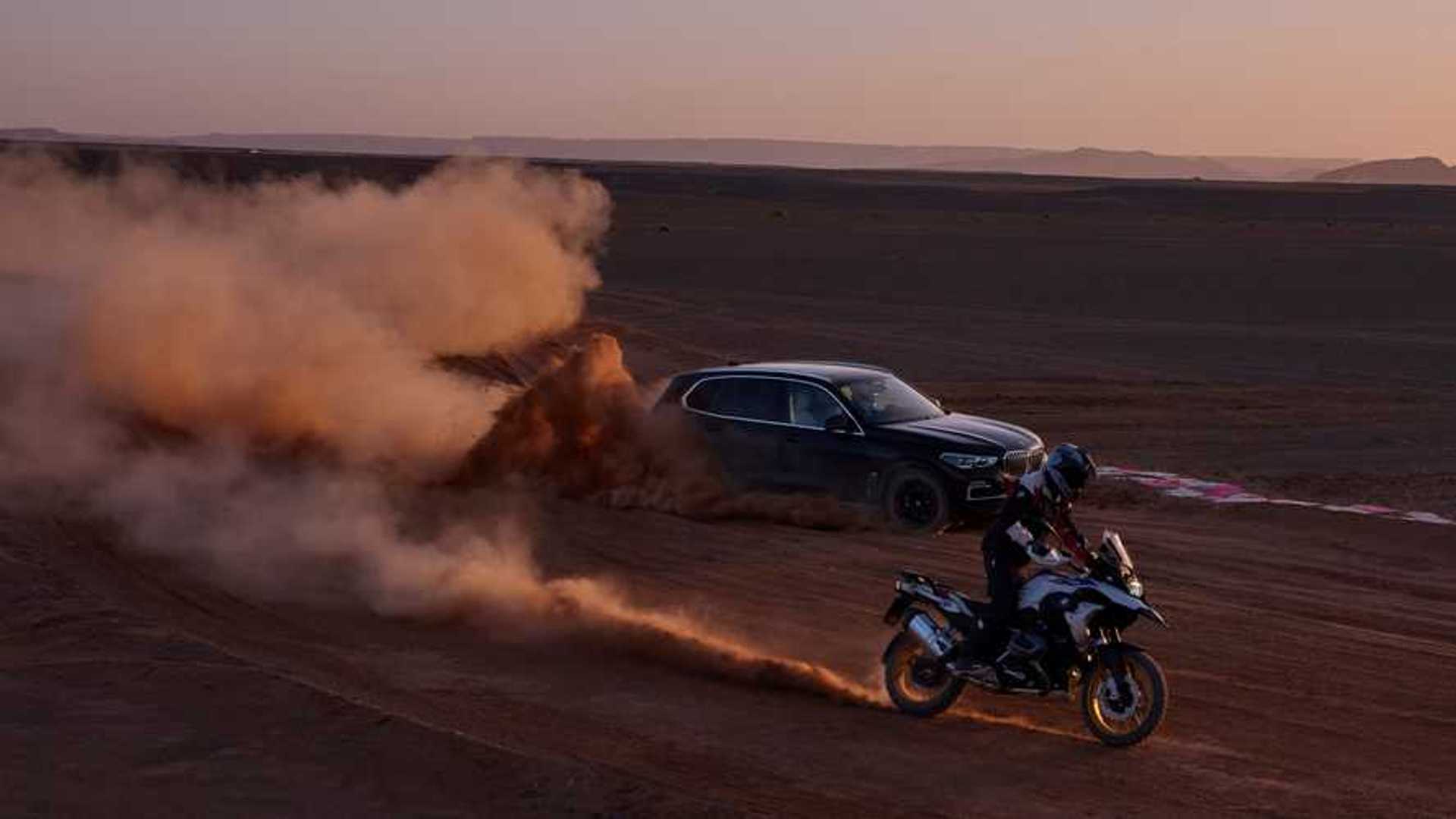 BMW Builds 'Monza Sahara' In Desert So X5 Can Play In Sandbox