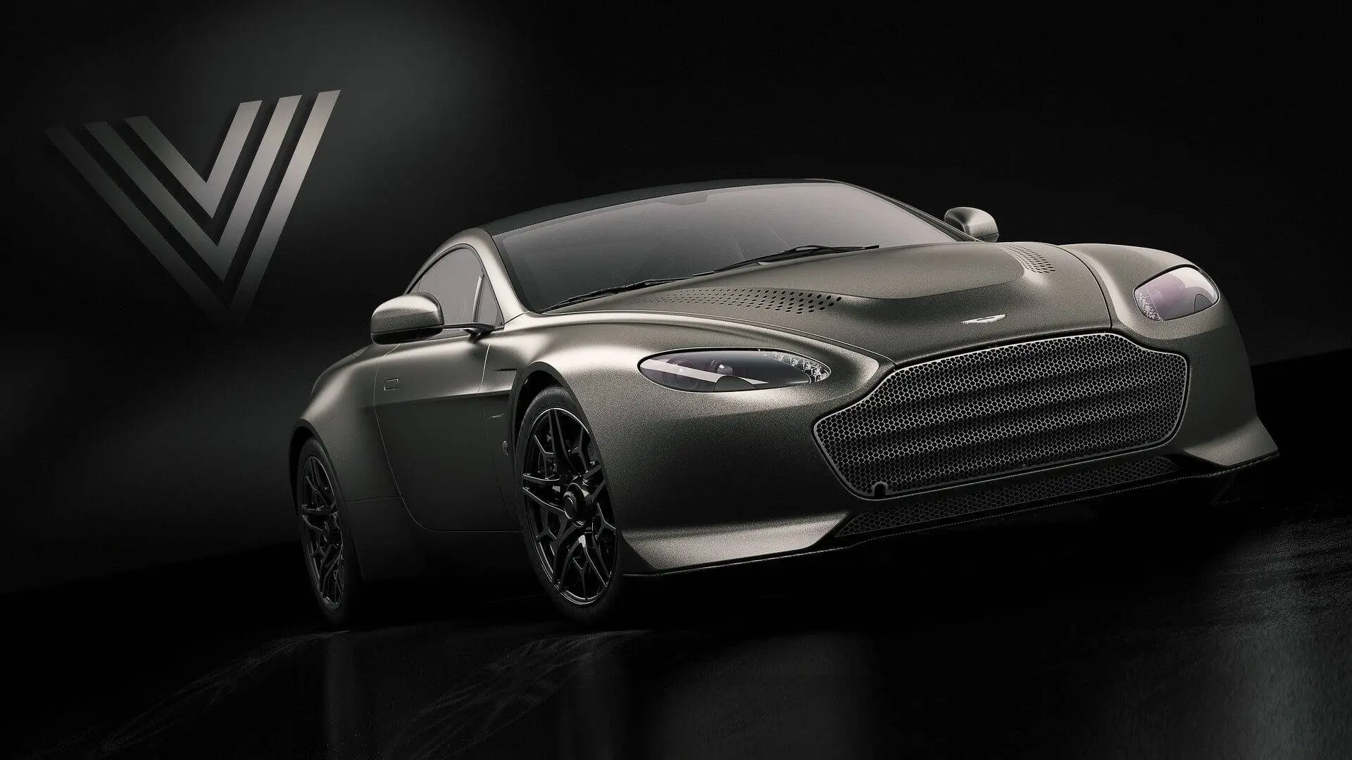 Aston Martin V12 Vantage V600 Combines 592 HP with Manual Gearbox