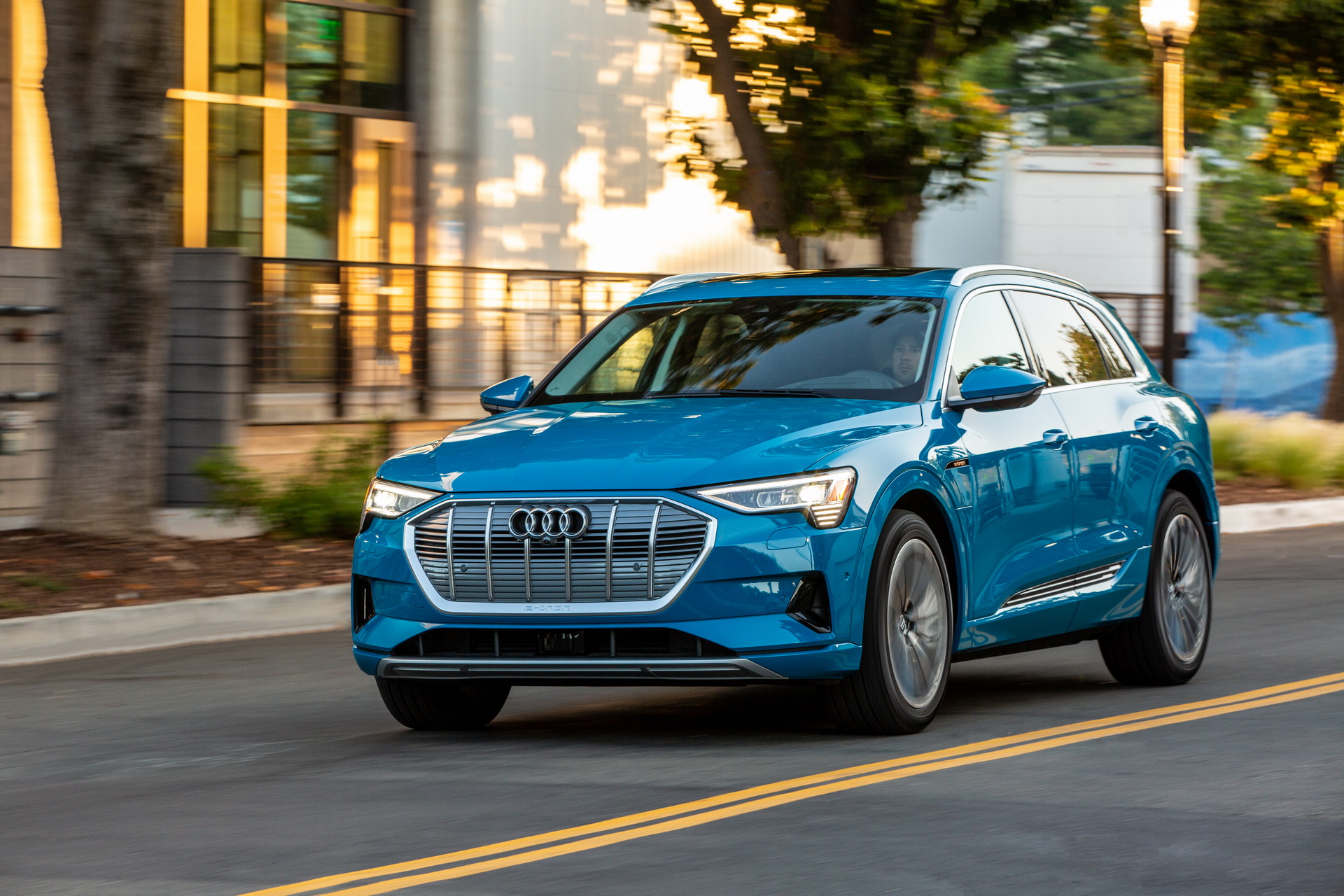 2021 Audi E-Tron Already Getting Up To $12,000 In Discounts