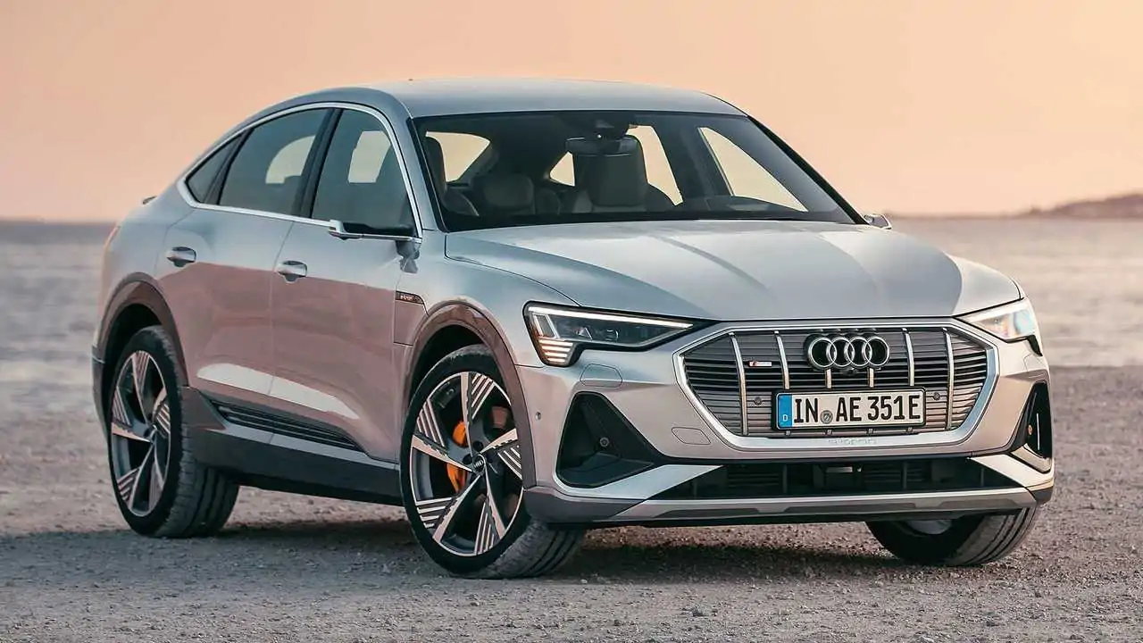 Audi E-Tron Sportback Gets Smooth Shape and Sci-Fi Headlights