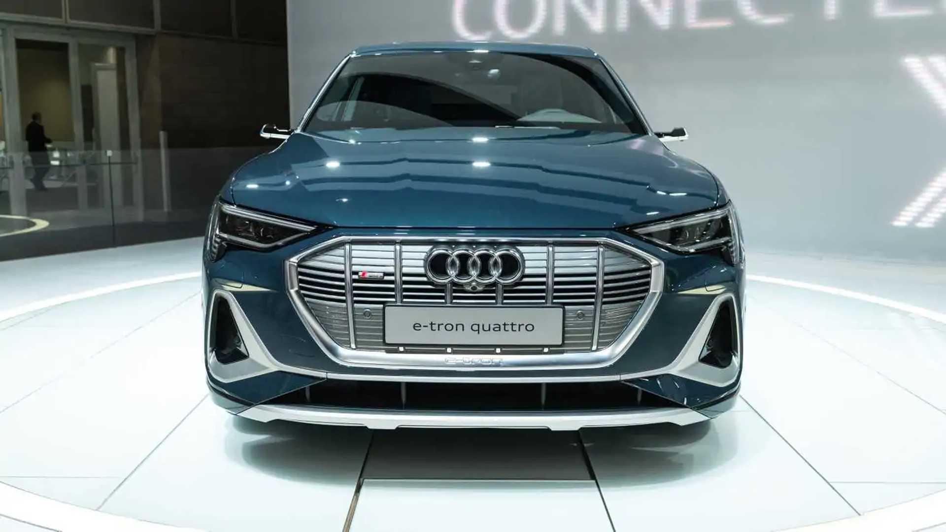 Audi E-Tron Sportback Gets Smooth Shape and Sci-Fi Headlights