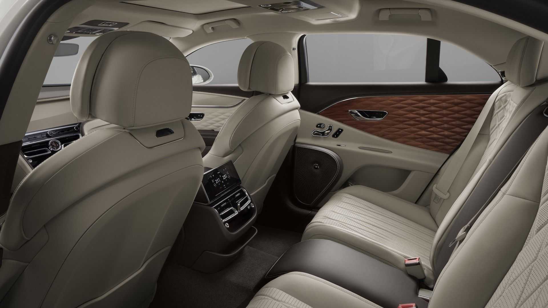 Bentley Flying Spur gets Industry-First 3D Wood Trim