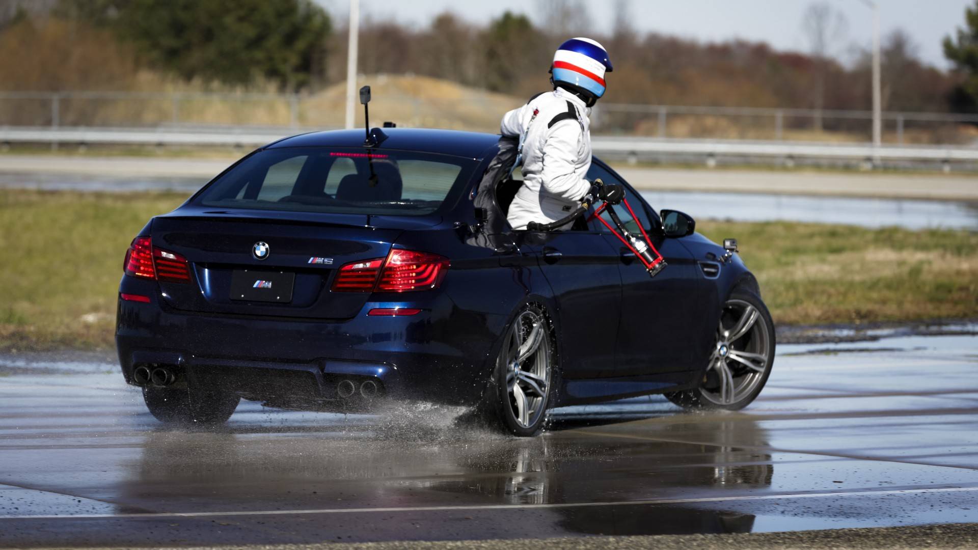 BMW M5 Breaks the Record for Longest Vehicle Drift: 232.5 Miles