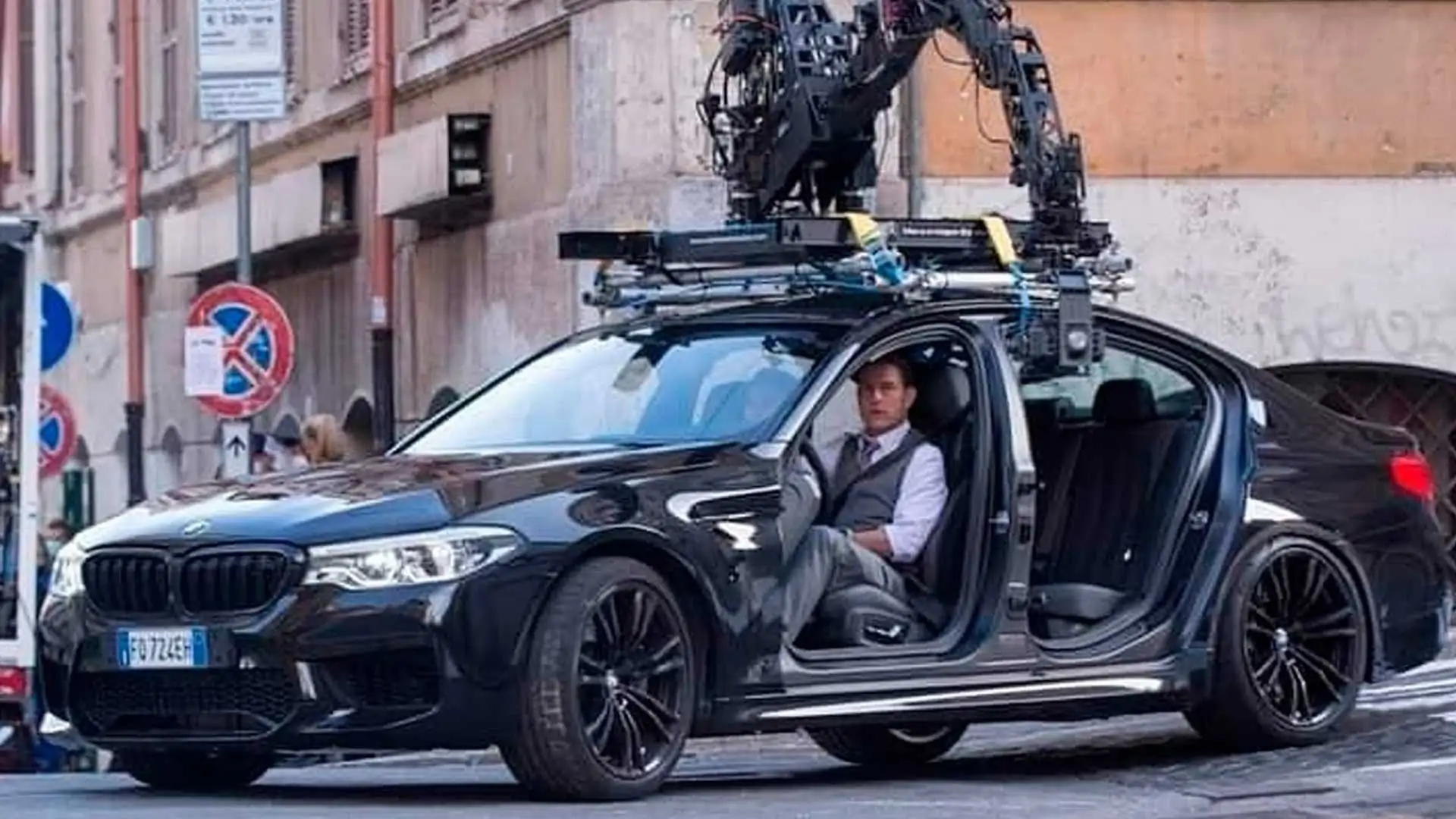 Tom Cruise Drives a Doorless BMW M5 on Mission Impossible 7