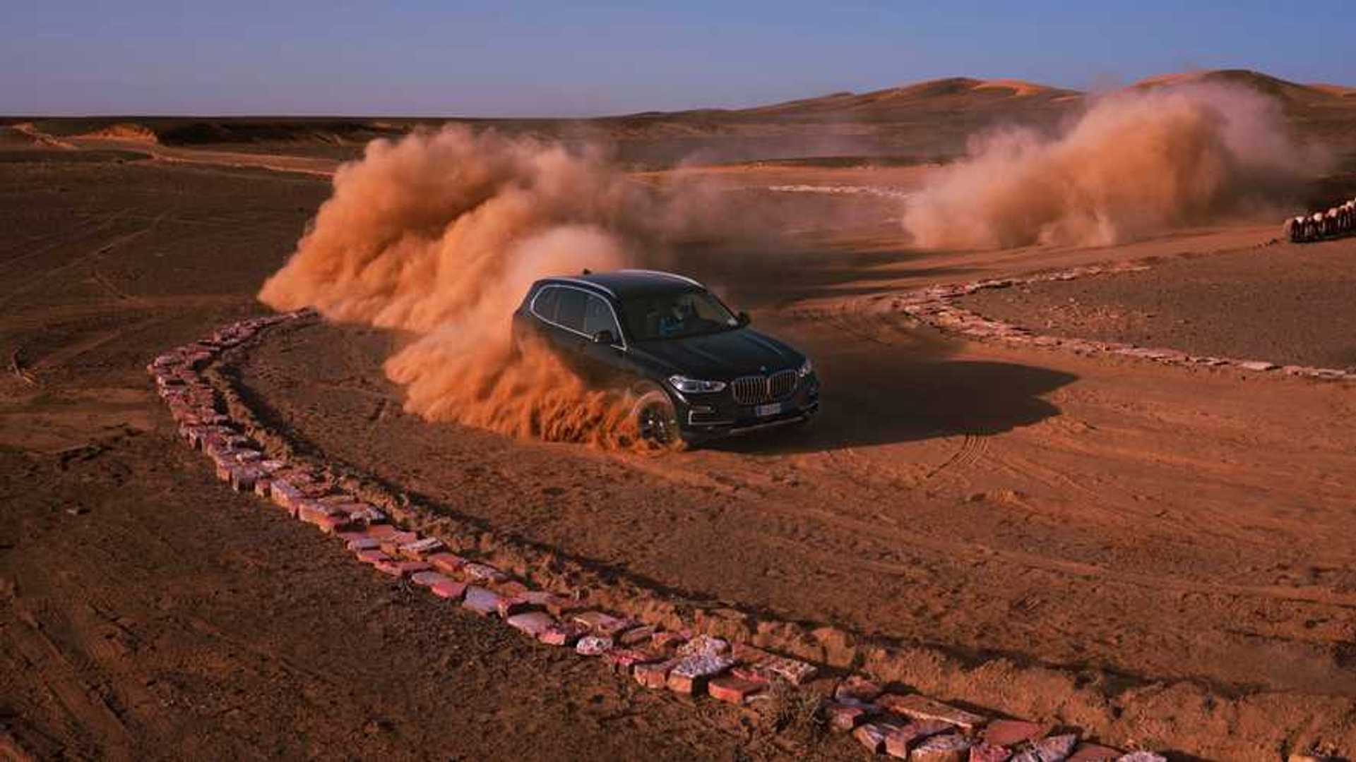 BMW Builds 'Monza Sahara' In Desert So X5 Can Play In Sandbox